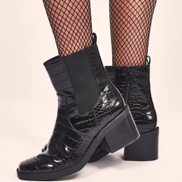 BLEECKER & BOND RITA Chelsea BLACK CROC ANKLE BOOTS – SZ 8M - Picture 1 of 11